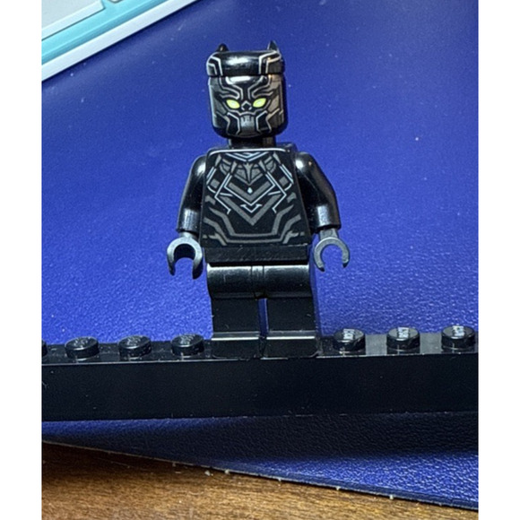 LEGO Marvel Black Panther Minifigure sh263 Teeth Necklace Set 76047 Civil War - Picture 5 of 7